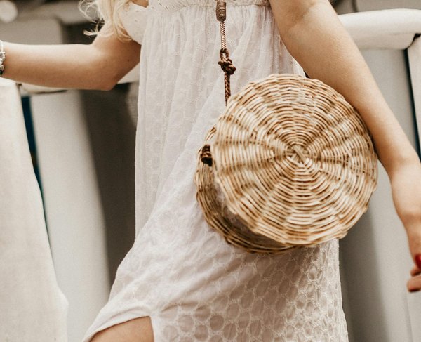 Comment choisir des sacs à main en toile pour un look décontracté mais élégant?